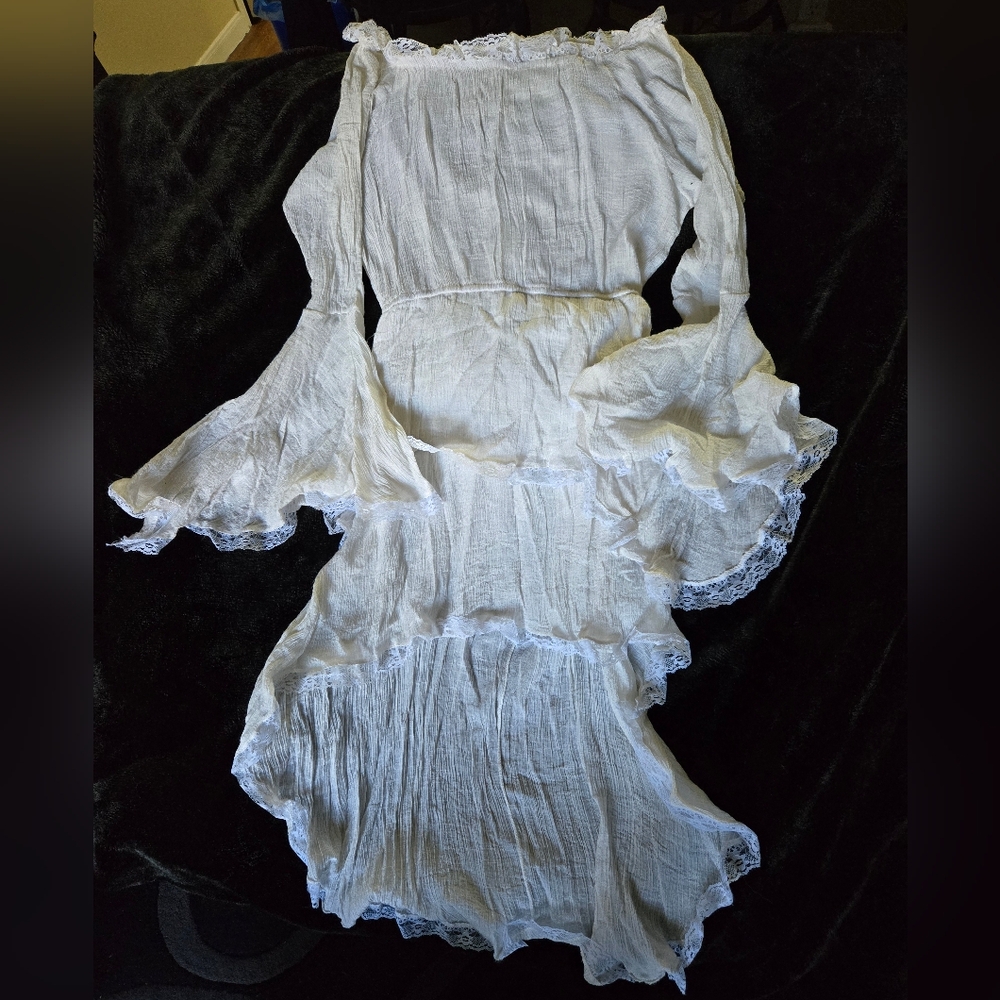 EUC Forum Elegant White High Low Peasant Dress Bell Sleeves